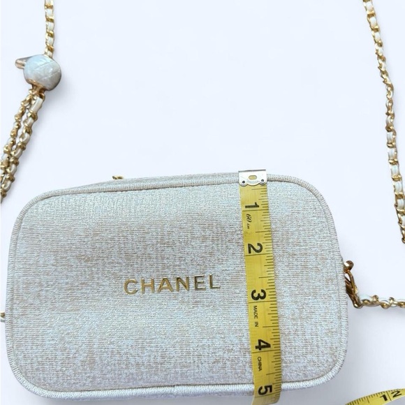 Chanel beauty cosmetic  Bag - Picture 6 of 8